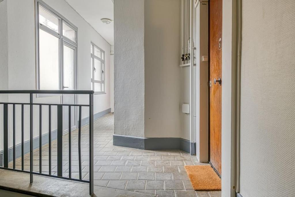 Entre Gare Et Centre-ville: Lit Double, Wifi Apartment *