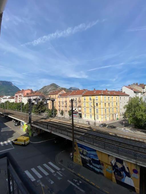 Entre Gare Et Centre-ville: Lit Double, Wifi Apartment Grenoble